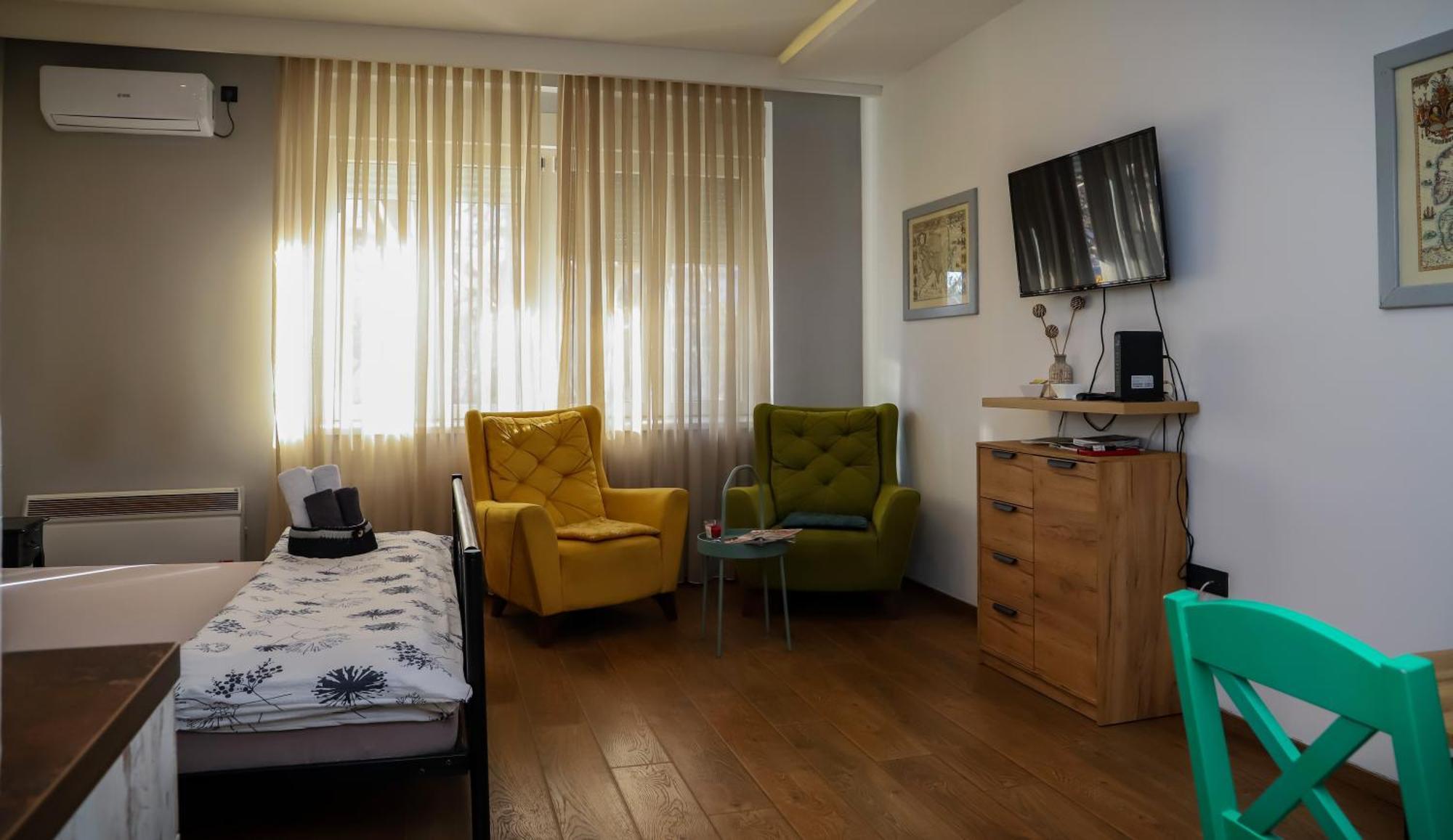 Appartamento Rezervisi Slobodno, U Centru Smo Novi Sad Esterno foto