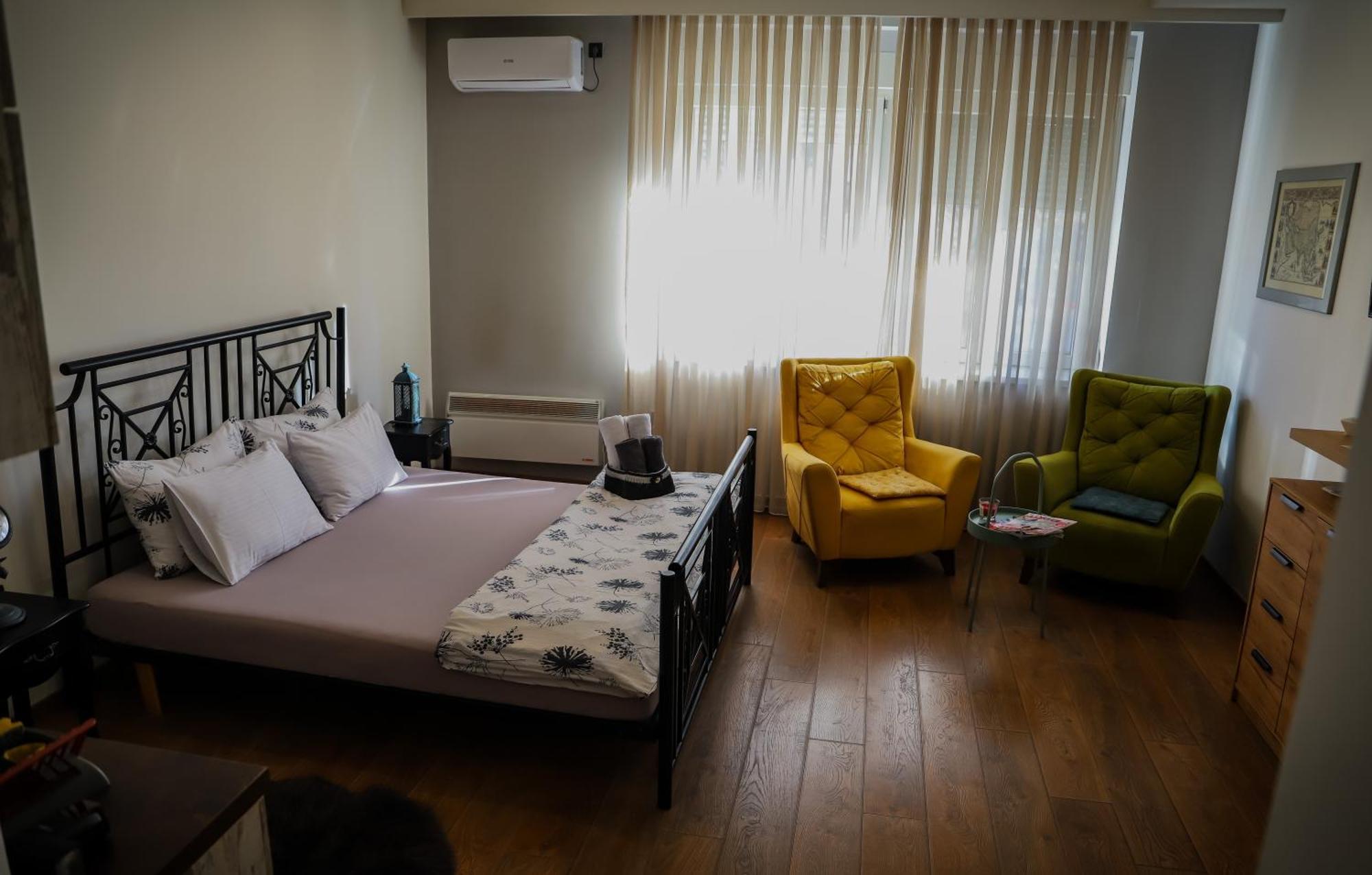 Appartamento Rezervisi Slobodno, U Centru Smo Novi Sad Esterno foto